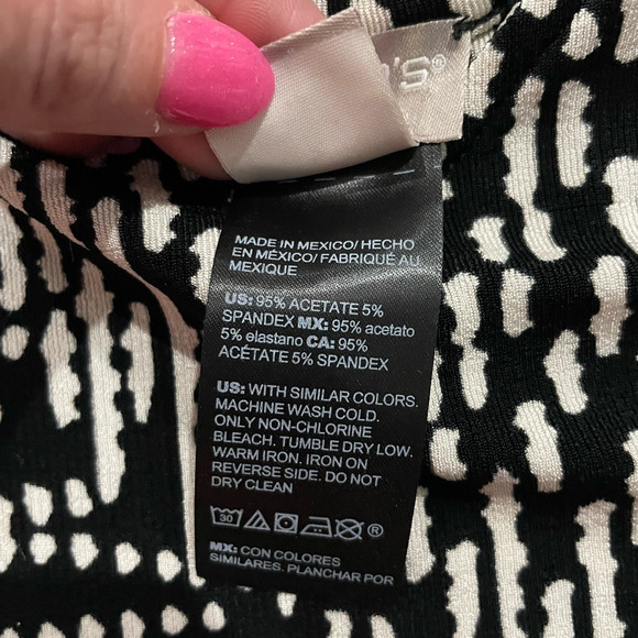 Chico's Travelers 3 Women's Tank Top Shell Blouse Slinky Stretchy Black & White - Picture 7 of 10